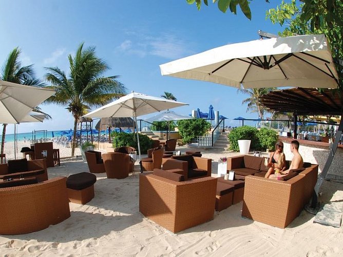 The Reef Playacar