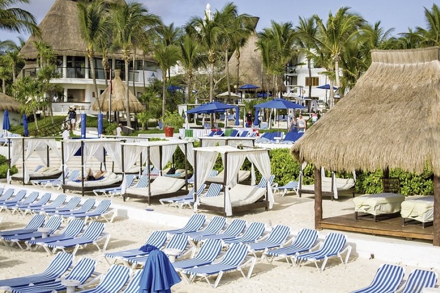 The Reef Playacar