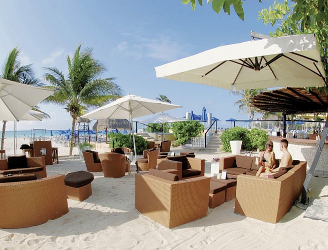 The Reef Playacar
