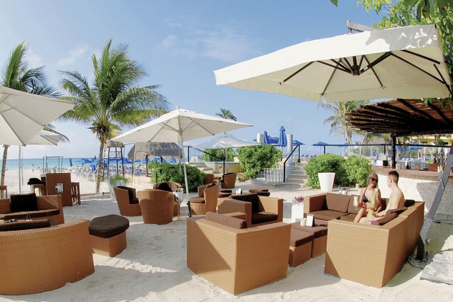 The Reef Playacar