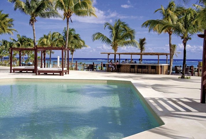 Akumal Bay Beach & Wellness Resort