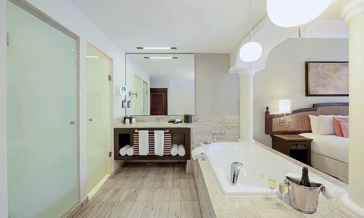 Grand Palladium Select White Sand