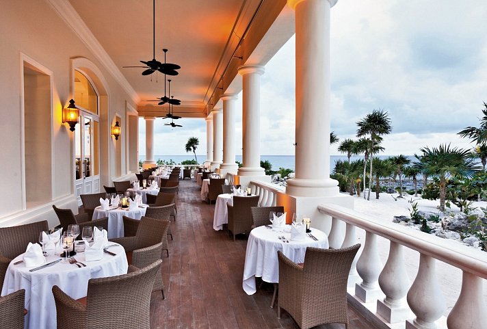 Barceló Maya Palace