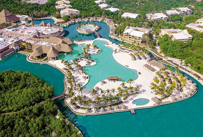 Family Selection at Grand Palladium Kantenah Resort & Spa