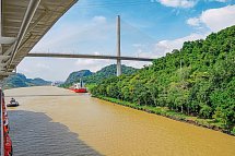 Zauberhaftes Panama - Auf dem Panama-Kanal