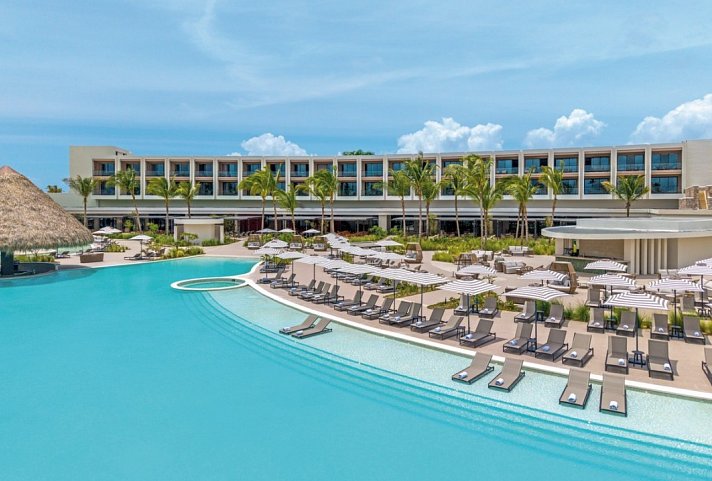 Zemi Miches Curio Collection by Hilton