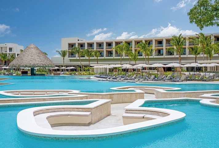 Zemi Miches Curio Collection by Hilton