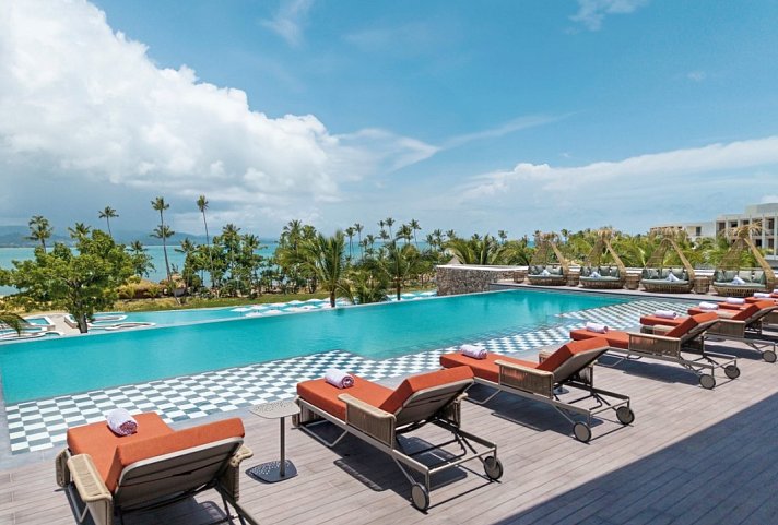 Zemi Miches Curio Collection by Hilton