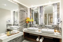 Secrets Royal Beach Punta Cana - Beispiel Bad Junior Suite Preferred Club (Zimmercodierungen JLQ & JLG)