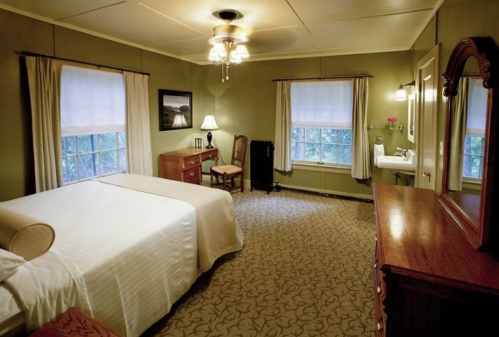 Lake Quinault Lodge - Main Lodge Standard