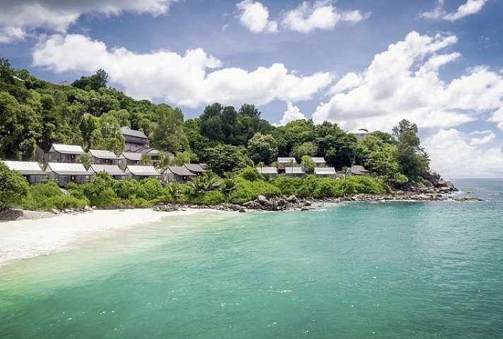 Carana Beach Hotel