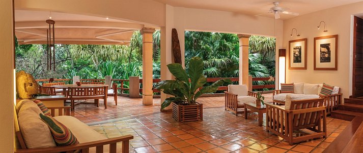 Capitan Suizo Beachfront Boutique Hotel