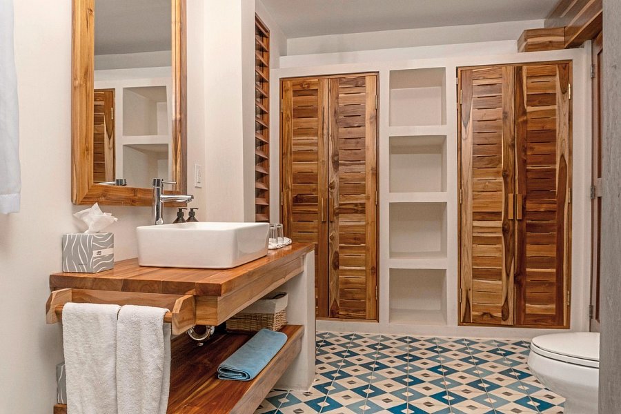 Capitan Suizo Beachfront Boutique Hotel - Wohnbeispiel Bad (Zimmercodierungen US1 & JS1)
