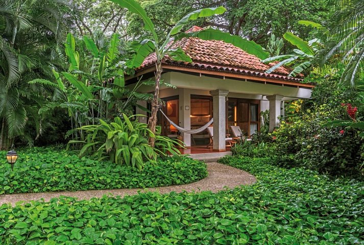 Capitan Suizo Beachfront Boutique Hotel