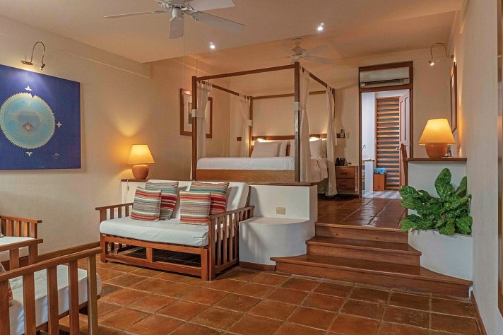 Capitan Suizo Beachfront Boutique Hotel