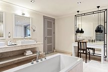 Juweira Boutique Hotel - Wohnbeispiel Marina Suite (Zimmercodierung WB1)