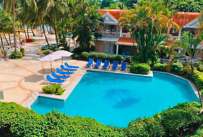 Coco Reef Resort & Spa