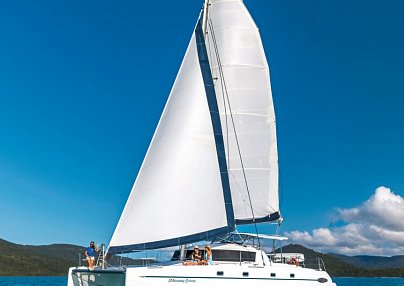 Segelabenteuer durch die Whitsunday Islands Airlie Beach