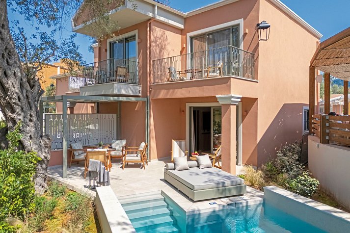 Sentido Apollo Palace - Beispiel Außenbereich Suite Deluxe Family Privatpool (Zimmercodierung WDR)