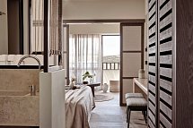 Numo Ierapetra Beach Resort Crete, Curio Collection by Hilton - Wohnbeispiel Doppelzimmer King Aterre Retreat Balkon (Zimmercodierung DB1)