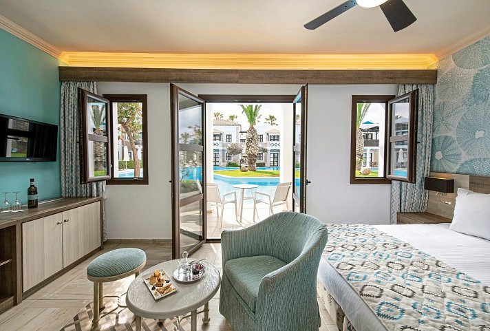 Mitsis Royal Mare - Wohnbeispiel Bungalow Swim Up (Zimmercodierung BBQ)