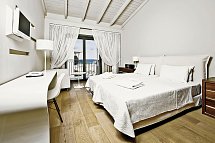 Aegean Pearl - Wohnbeispiel Doppelzimmer seitl. Meerblick (Zimmercodierung DBN)