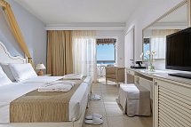 Alexander Beach Hotel & Village Resort - Wohnbeispiel Doppelzimmer Meerblick Meeresfront (Zimmercodierung DBM)