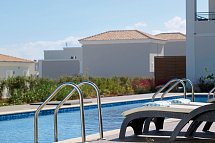 Anemos Luxury Grand Resort - Wohnbeispiel Familienzimmer Sharing Pool (Zimmercodierung F1P)