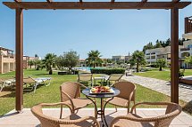 Pilot Beach Resort