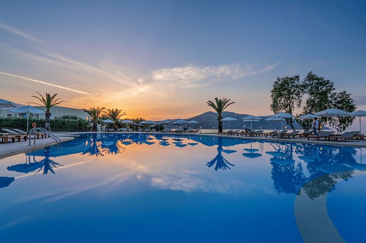 Pilot Beach Resort