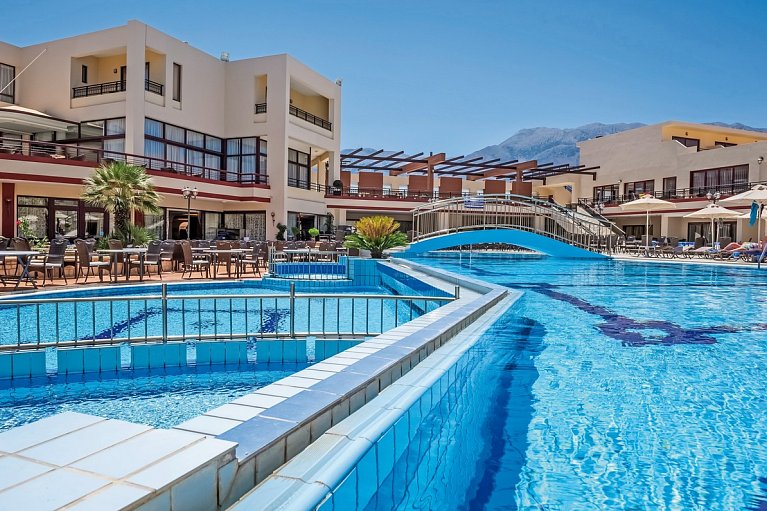 Vantaris Palace
