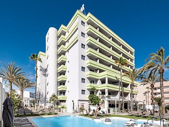 LIVVO Anamar Suites