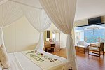 Angaga Island Resort & Spa