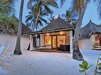 Angaga Island Resort & Spa - Wohnbeispiel Superior Beach Bungalow (Zimmercodierung BB1)