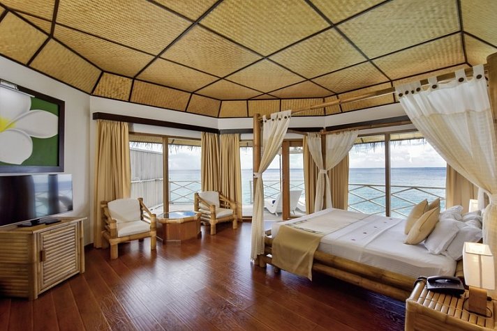 Angaga Island Resort & Spa
