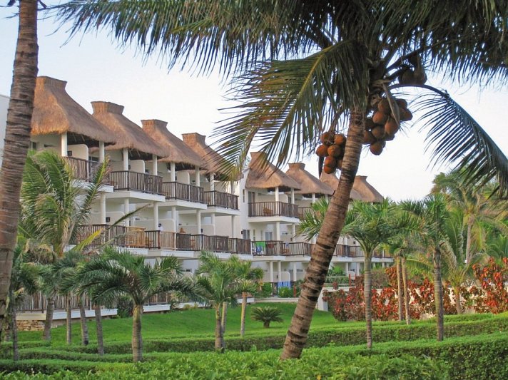 Akumal Bay Beach Resort & Spa