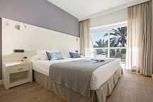 Las Gaviotas Suites - Wohnbeispiel Doppelzimmer Premium Poolblick (Zimmercodierungen DMD & DMP)