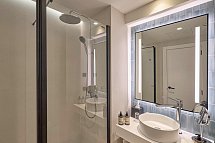 Universal Hotel Romántica - Beispiel Bad (Zimmercodierungen DBN, DCN, FB1, DBM, DBD & FBM)
