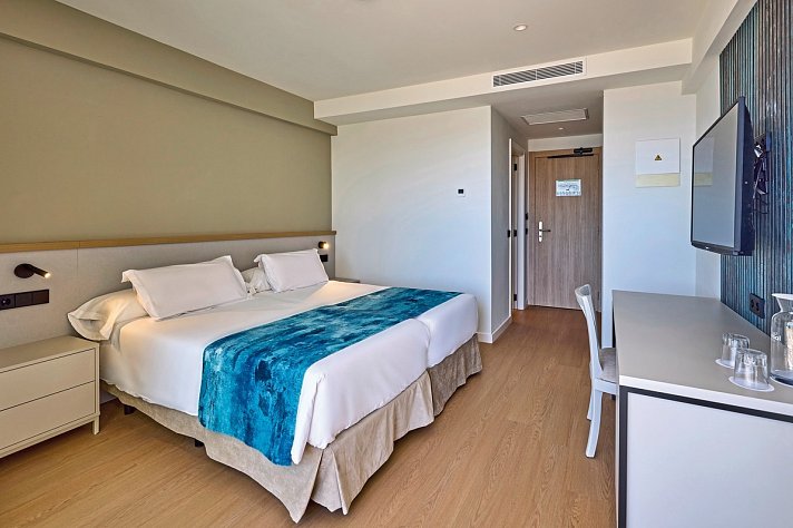 Universal Hotel Romántica