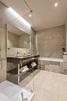 Hotel Plaza Omis - Wohnbeispiel Bad (Zimmercodierungen DB1, DC2 & EB1)