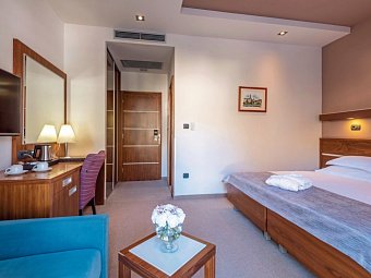 Hotel Plaza Omis - Wohnbeispiel Doppelzimmer Klassik (Zimmercodierungen DB1, DC1, EB1 & DE1)
