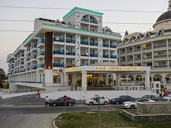 Palm World Side Resort & Spa