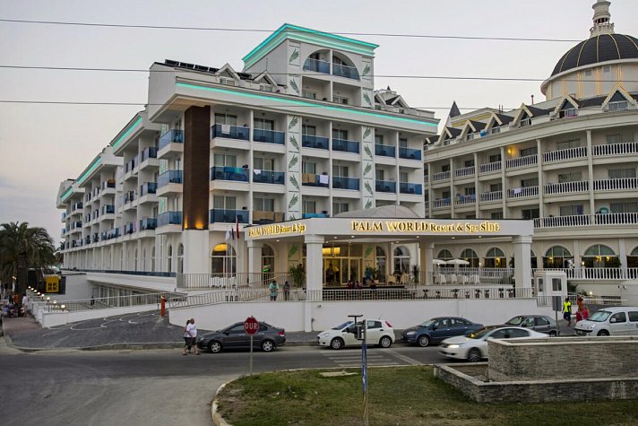 Palm World Side Resort & Spa