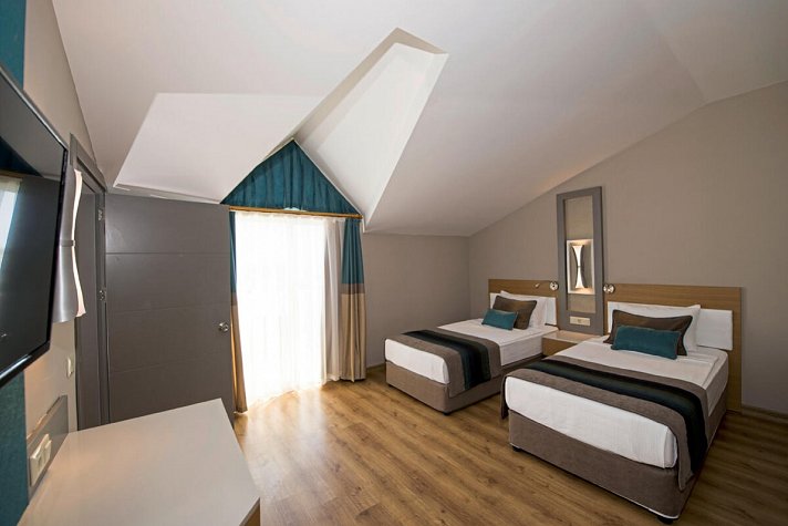 Palm World Side Resort & Spa