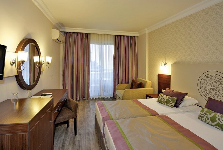 Side Alegria Hotel & Spa