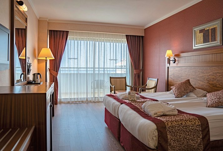 Alba Royal Hotel - Wohnbeispiel Doppelzimmer Meerblick (Zimmercodierung DBM)