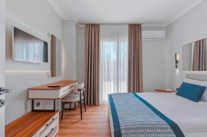 Q Ella Beach Hotel