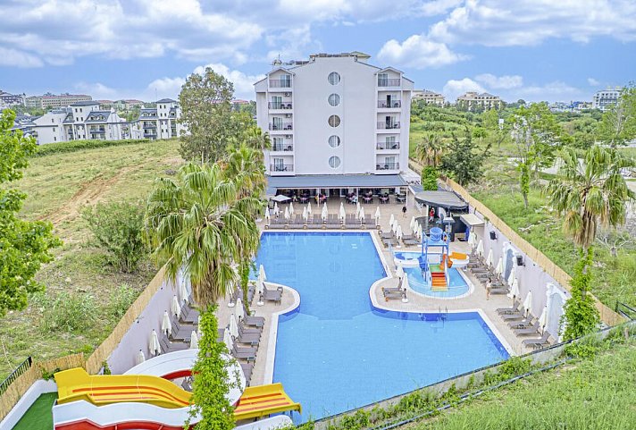 Q Ella Beach Hotel