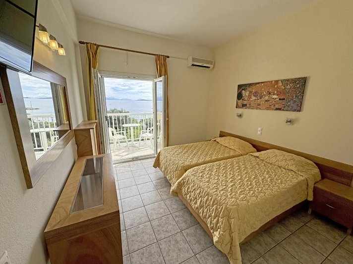 Ipsos Beach Hotel