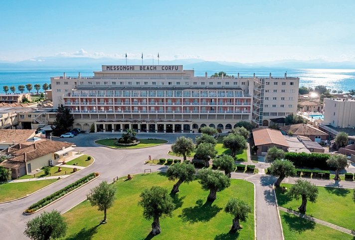 Canvas by Mitsis Messonghi